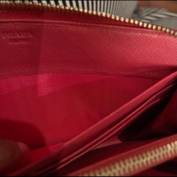 🍁SOLD🍁Prada Peonia Leather Zippie Wallet - Picture 10 of 12